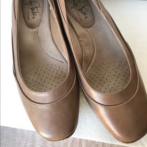 Life Stride soft system flat shoes